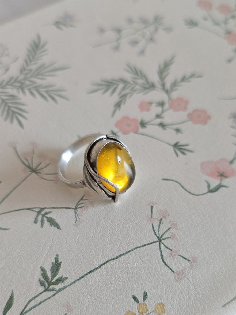 Vintage starling silver ring, Set with pure Auburn stone from baltic sea